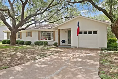 1211 Greenbriar Lane, Cleburne, TX 76033 - Photo 3