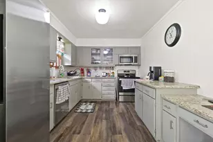 1211 Greenbriar Ln, Cleburne, TX 76033 - Photo 11