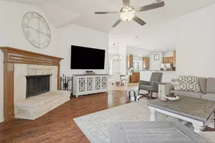 2106 Hollow Way, Garland, TX 75041 - Photo 9