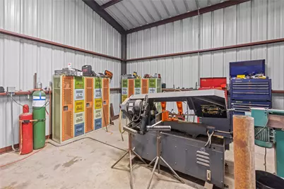 223 W 2nd Street, Bonham, TX 75418 - Photo 27