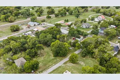 223 W 2nd Street, Bonham, TX 75418 - Photo 39