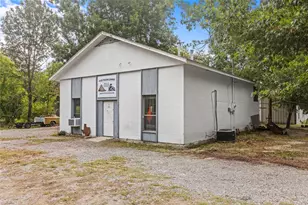 223 W 2nd St, Bonham, TX 75418 - Photo 1