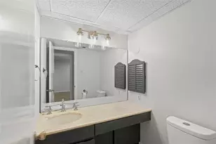 550 E Avenue J, Grand Prairie, TX 75050 - Photo 15