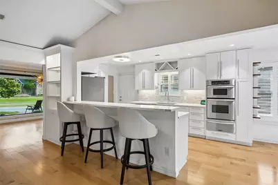 101 E Northgate Drive, Irving, TX 75062 - Photo 13
