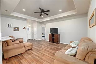 5407 Arrowhead Dr, Granbury, TX 76048 - Photo 3
