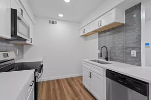 2621 Amherst Ct, Irving, TX 75038 - Photo 3