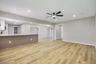 301 Linda Dr, Burleson, TX 76028 - Photo 7