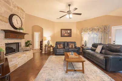 1006 Churchill Drive, Princeton, TX 75407 - Photo 9