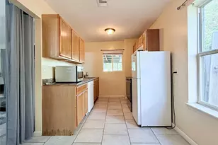 3702 Lindsey Ct, Arlington, TX 76015 - Photo 5