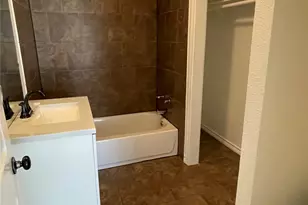 722 Circle Dr, Arlington, TX 76010 - Photo 29
