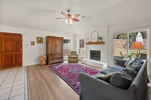 7437 Little Rock Ln, Fort Worth, TX 76120 - Photo 5