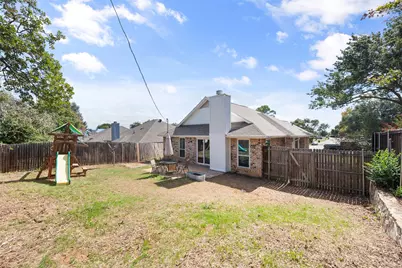 7437 Little Rock Lane, Fort Worth, TX 76120 - Photo 17