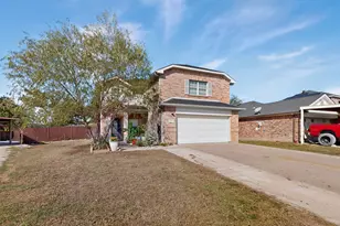 2549 Spring Creek Dr, Balch Springs, TX 75180 - Photo 3