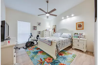 1031 Grandview Avenue, Dallas, TX 75223 - Photo 13