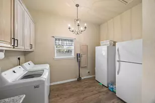 303 Bobby Sam Ct, Collinsville, TX 76233 - Photo 17