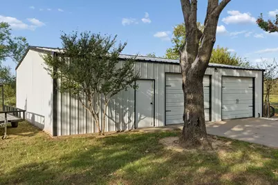 303 Bobby Sam Court, Collinsville, TX 76233 - Photo 33