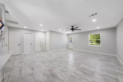 101 E Border Street, Milford, TX 76670 - Photo 11