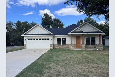 207 S Washington Street, Cleburne, TX 76031 - Photo 1