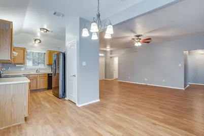 6221 St Leonard Drive, Arlington, TX 76001 - Photo 11