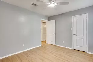 6221 St Leonard Dr, Arlington, TX 76001 - Photo 29