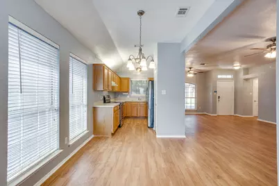 6221 St Leonard Drive, Arlington, TX 76001 - Photo 9
