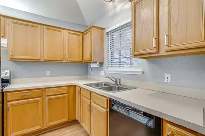 6221 St Leonard Drive, Arlington, TX 76001 - Photo 15