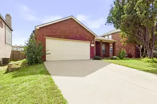 12652 Oakwood Cir, Fort Worth, TX 76040 - Photo 3