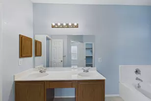 12652 Oakwood Cir, Fort Worth, TX 76040 - Photo 19