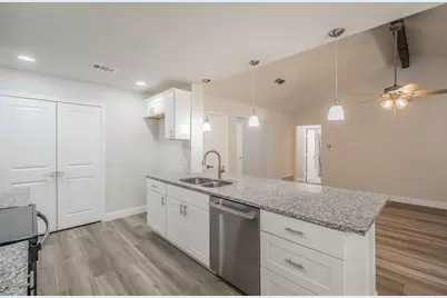 728 Glenhaven Drive, Hurst, TX 76054 - Photo 17