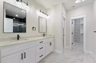 2615 25th St, Fort Worth, TX 76106 - Photo 13