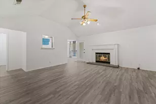1105 Lakeview Dr, Azle, TX 76020 - Photo 5