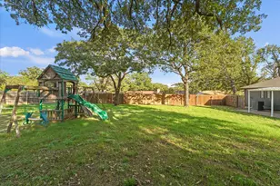 1105 Lakeview Dr, Azle, TX 76020 - Photo 17