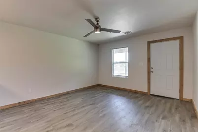 211 Davenport, Italy, TX 76651 - Photo 3