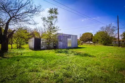 720 Texas Street, Graham, TX 76450 - Photo 17