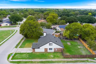 506 E Springdale Ln, Grand Prairie, TX 75052 - Photo 27
