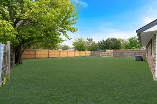 506 E Springdale Ln, Grand Prairie, TX 75052 - Photo 23