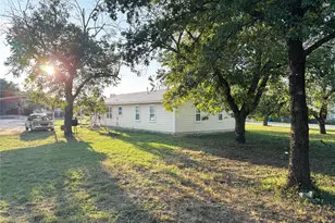 409 W 19th St, Cisco, TX 76437 - Photo 23
