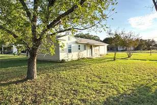 409 W 19th St, Cisco, TX 76437 - Photo 5