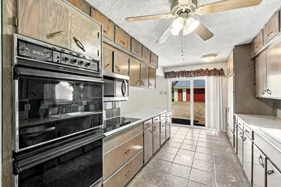 1110 Tipton Road, Irving, TX 75060 - Photo 9