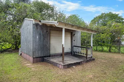 920 Avenue C, Lacy Lakeview, TX 76705 - Photo 25