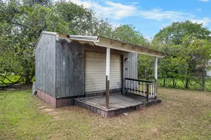 920 Avenue C, Lacy Lakeview, TX 76705 - Photo 25