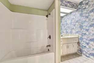 741 S 1st St, Hewitt, TX 76643 - Photo 27