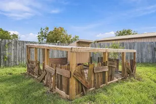 741 S 1st St, Hewitt, TX 76643 - Photo 33