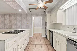 741 S 1st St, Hewitt, TX 76643 - Photo 17