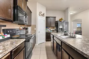 1985 Harbor Ct, Lancaster, TX 75146 - Photo 7