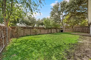 10805 Pebblecreek Ct, Benbrook, TX 76126 - Photo 21