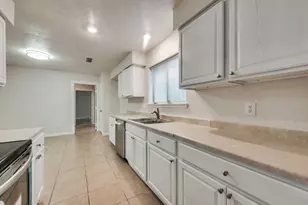 3006 Seaboard Dr, Arlington, TX 76014 - Photo 3