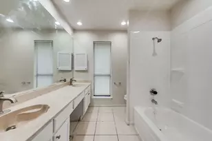 3006 Seaboard Dr, Arlington, TX 76014 - Photo 11
