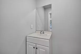 707 S Robinson St, Cleburne, TX 76031 - Photo 19