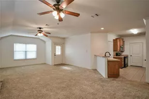 826 Rambling Ct, Granbury, TX 76049 - Photo 5